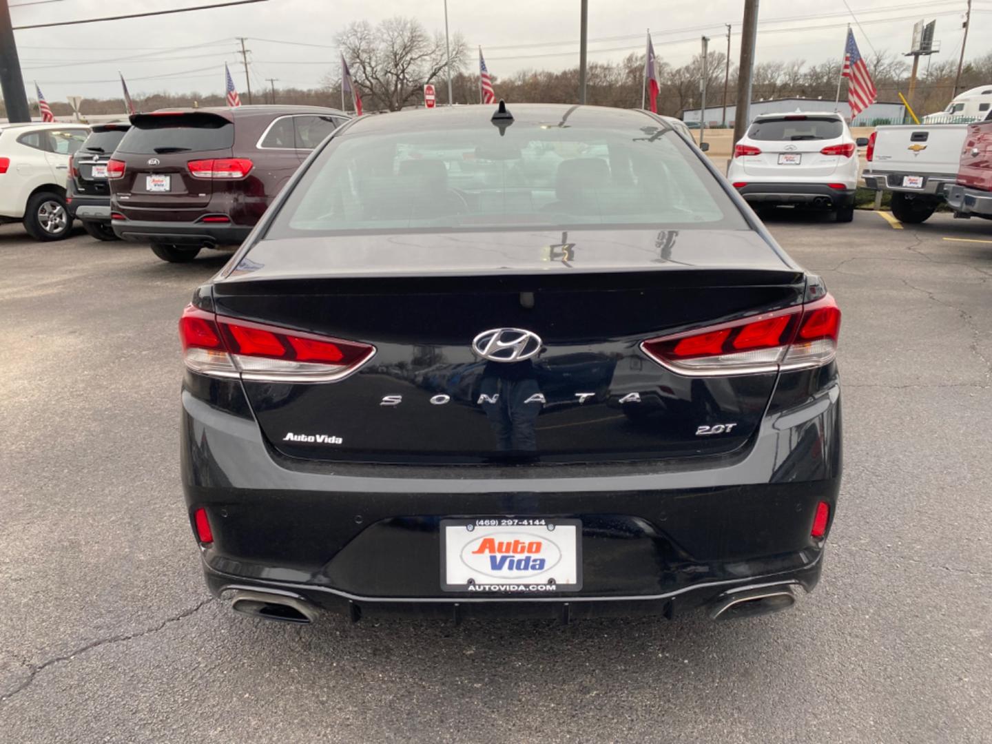 2018 BLACK Hyundai Sonata Sport 2.0T (5NPE34AB7JH) with an 2.0L L4 DOHC 16V TURBO engine, 6A transmission, located at 420 I-35E, Lancaster, TX, 75146, (469) 297-4144, 32.593929, -96.823685 - Photo#6